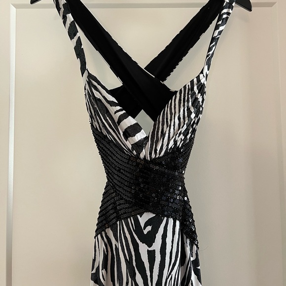 Zebra Sequined Open Back Evening Dress - Picture 9 of 9